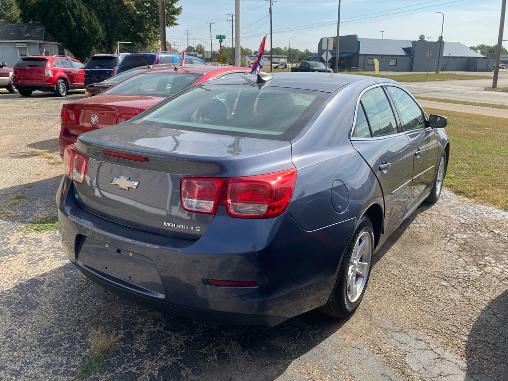 2015 Chevrolet Malibu Image 3