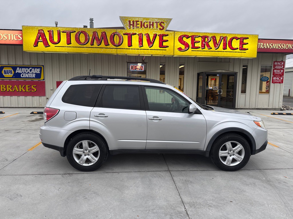 2010 Subaru Forester Image 1