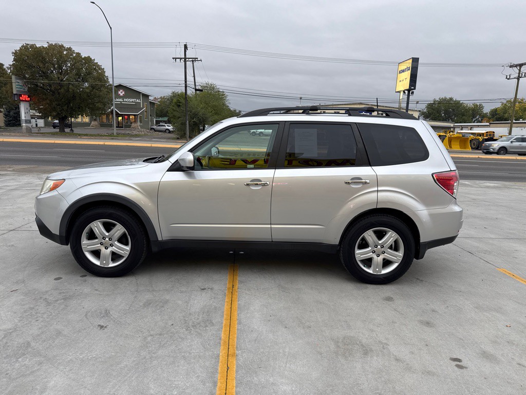 2010 Subaru Forester Image 6
