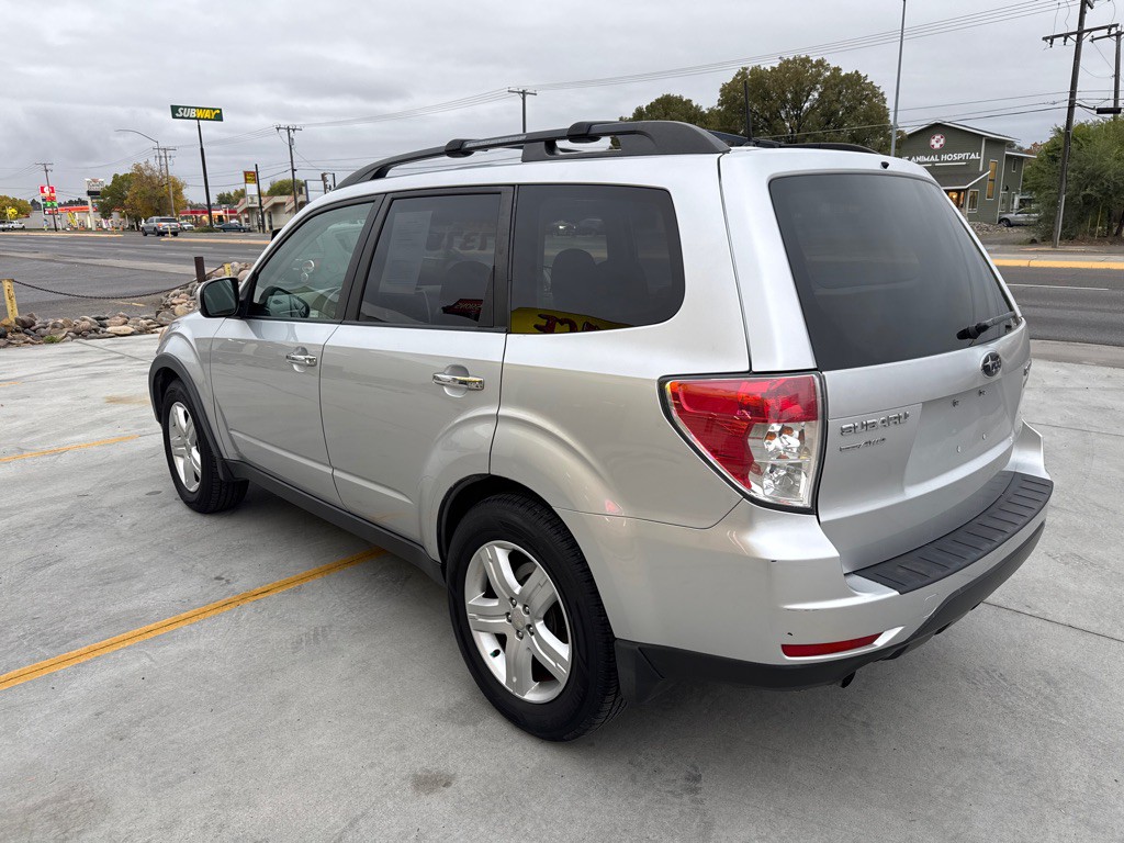 2010 Subaru Forester Image 7