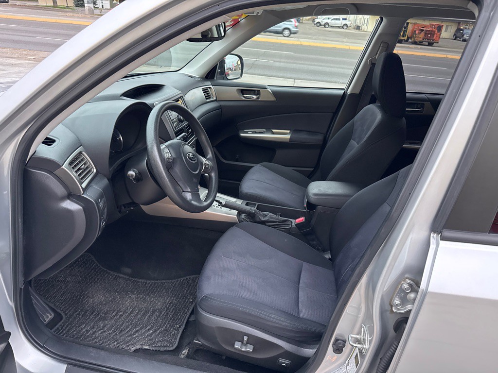 2010 Subaru Forester Image 10