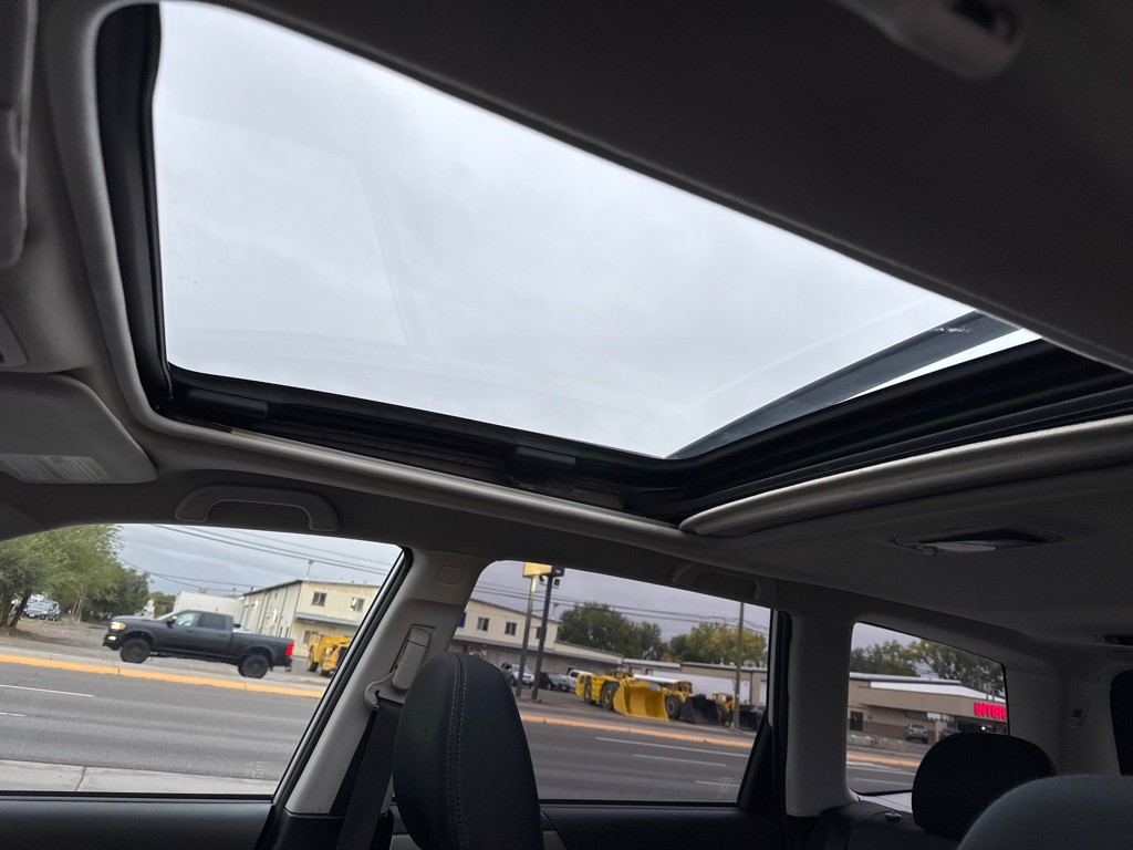 2010 Subaru Forester Image 12