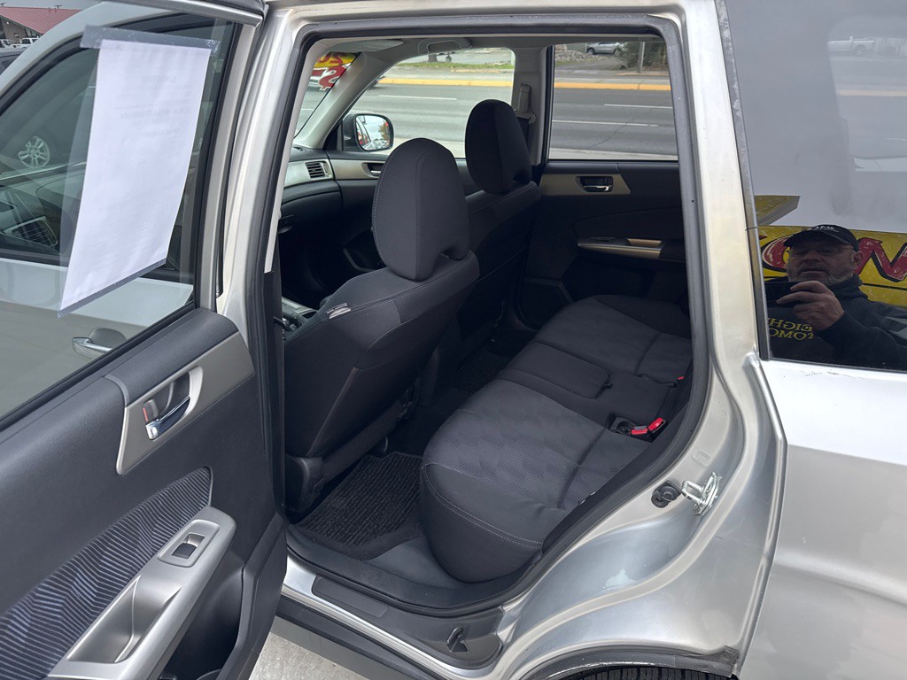 2010 Subaru Forester Image 13