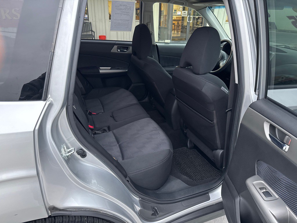 2010 Subaru Forester Image 15