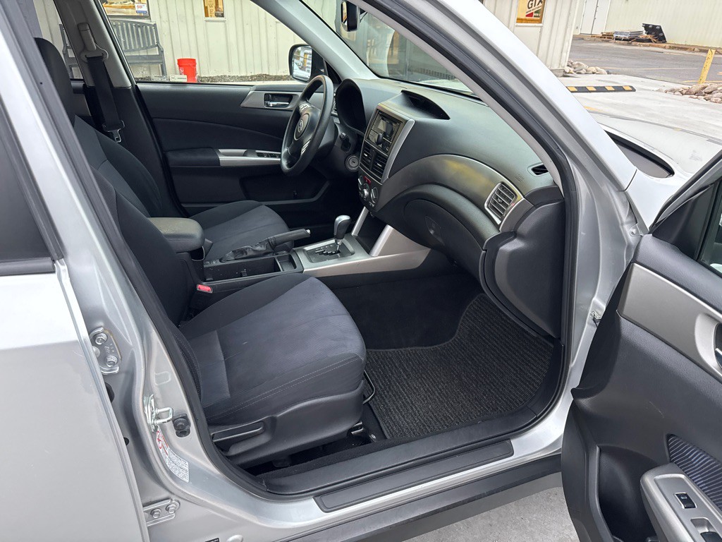 2010 Subaru Forester Image 16