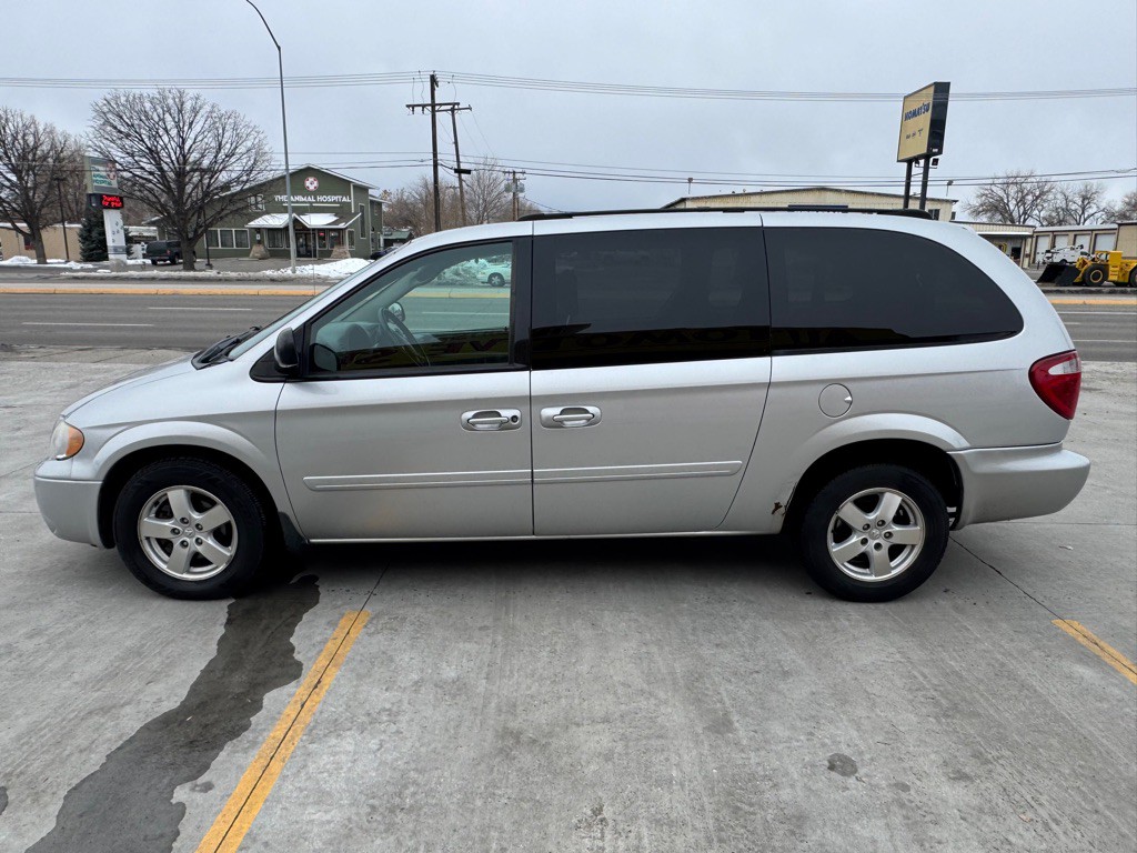 2005 Dodge Grand Caravan Image 3