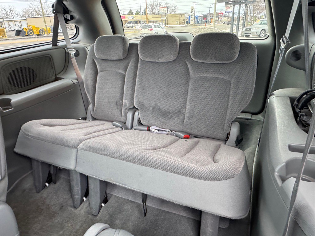2005 Dodge Grand Caravan Image 9