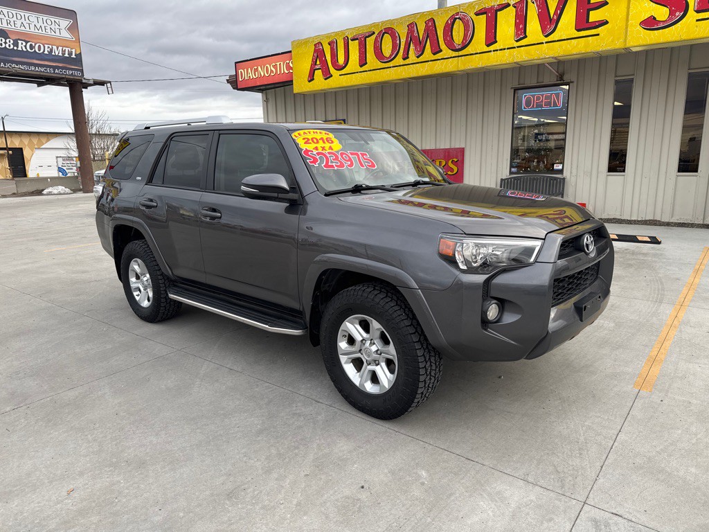 2016 Toyota 4Runner Image 2