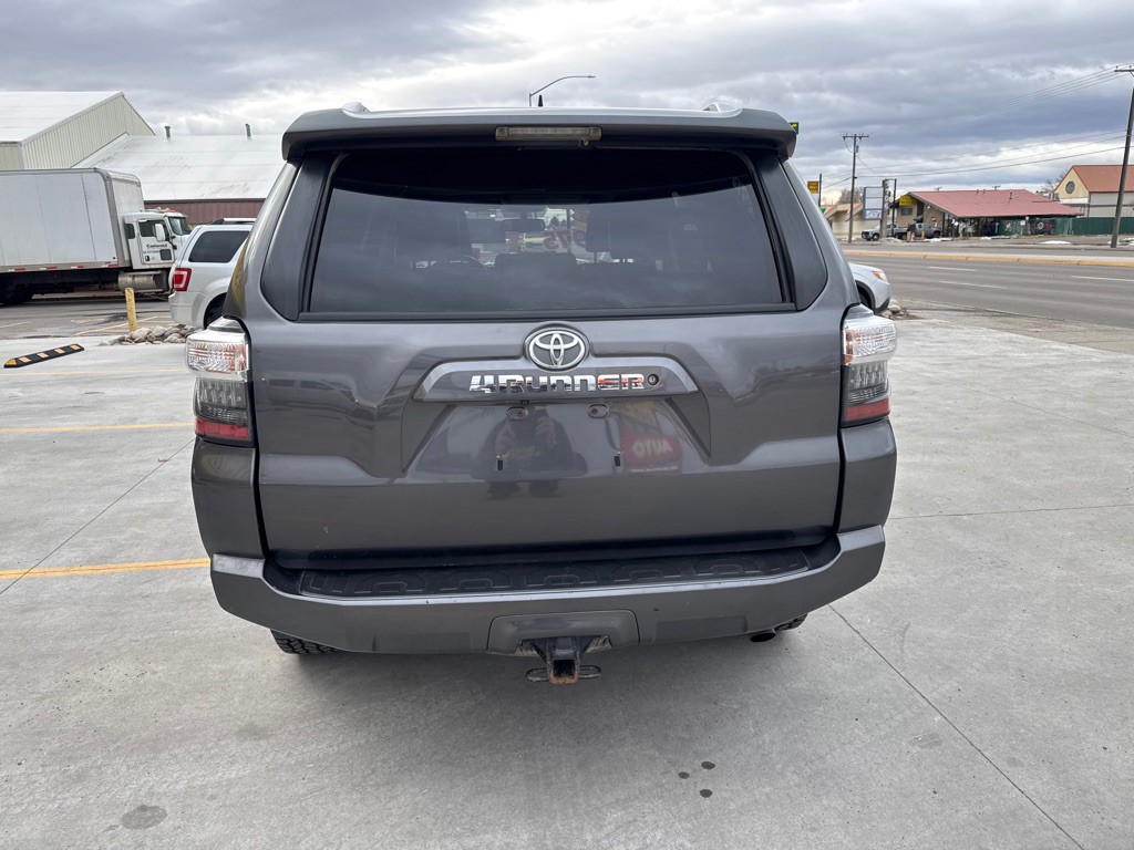 2016 Toyota 4Runner Image 8