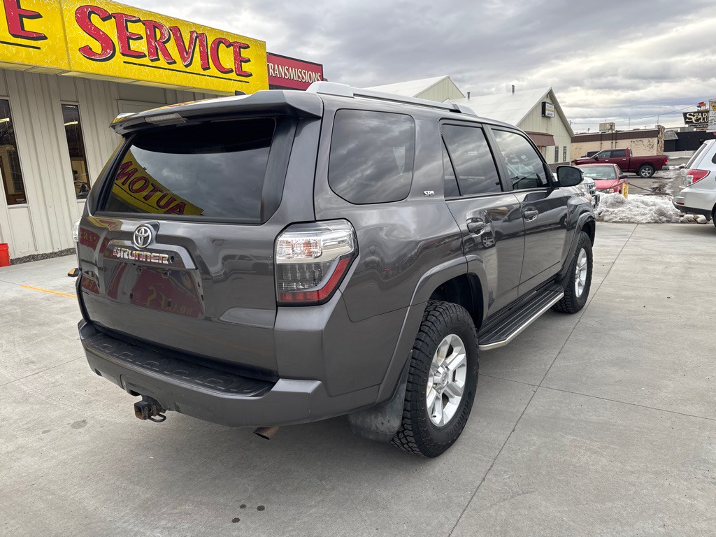 2016 Toyota 4Runner Image 9