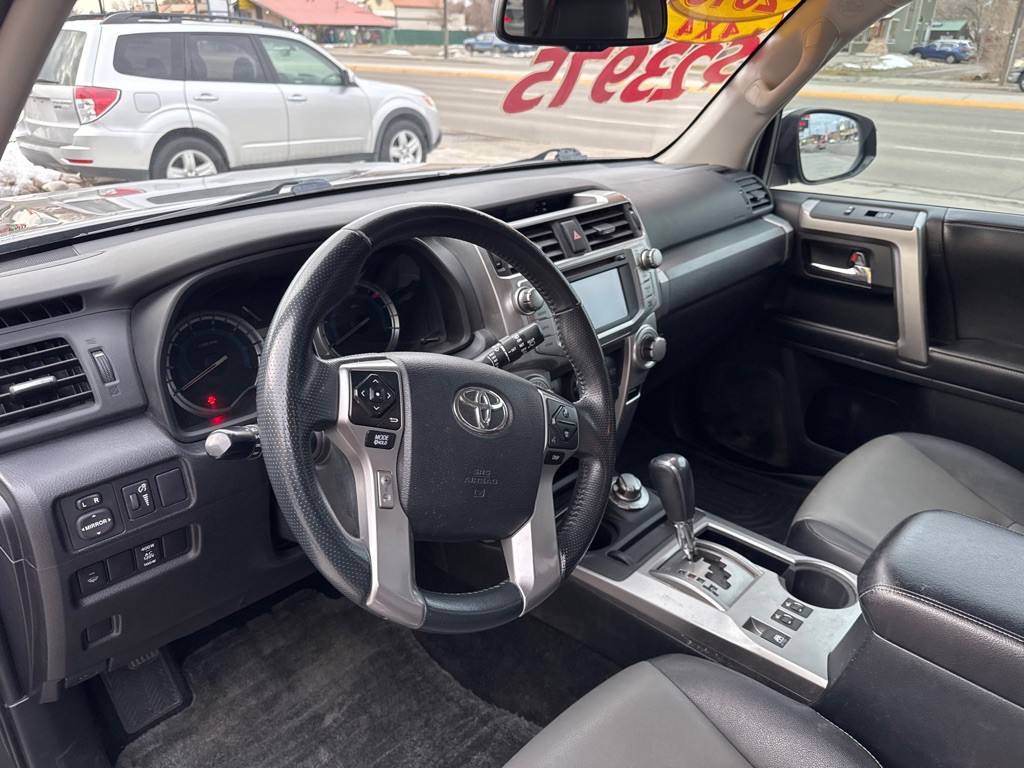 2016 Toyota 4Runner Image 12