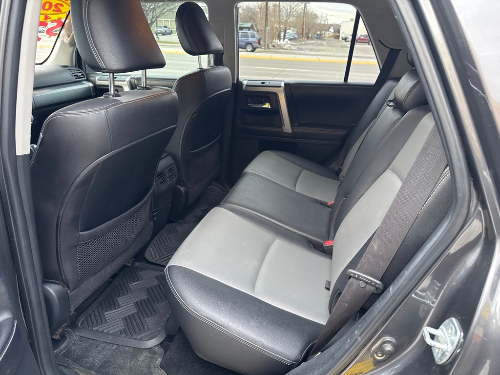 2016 Toyota 4Runner Image 14