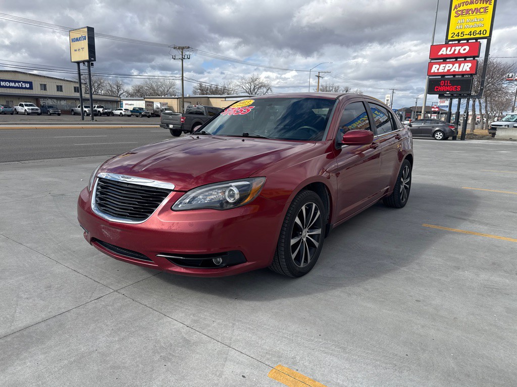 2013 Chrysler 200 Image 5
