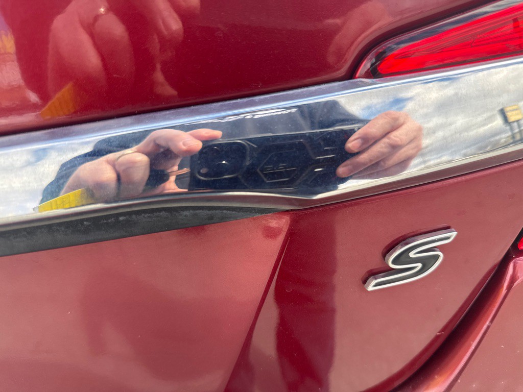 2013 Chrysler 200 Image 10