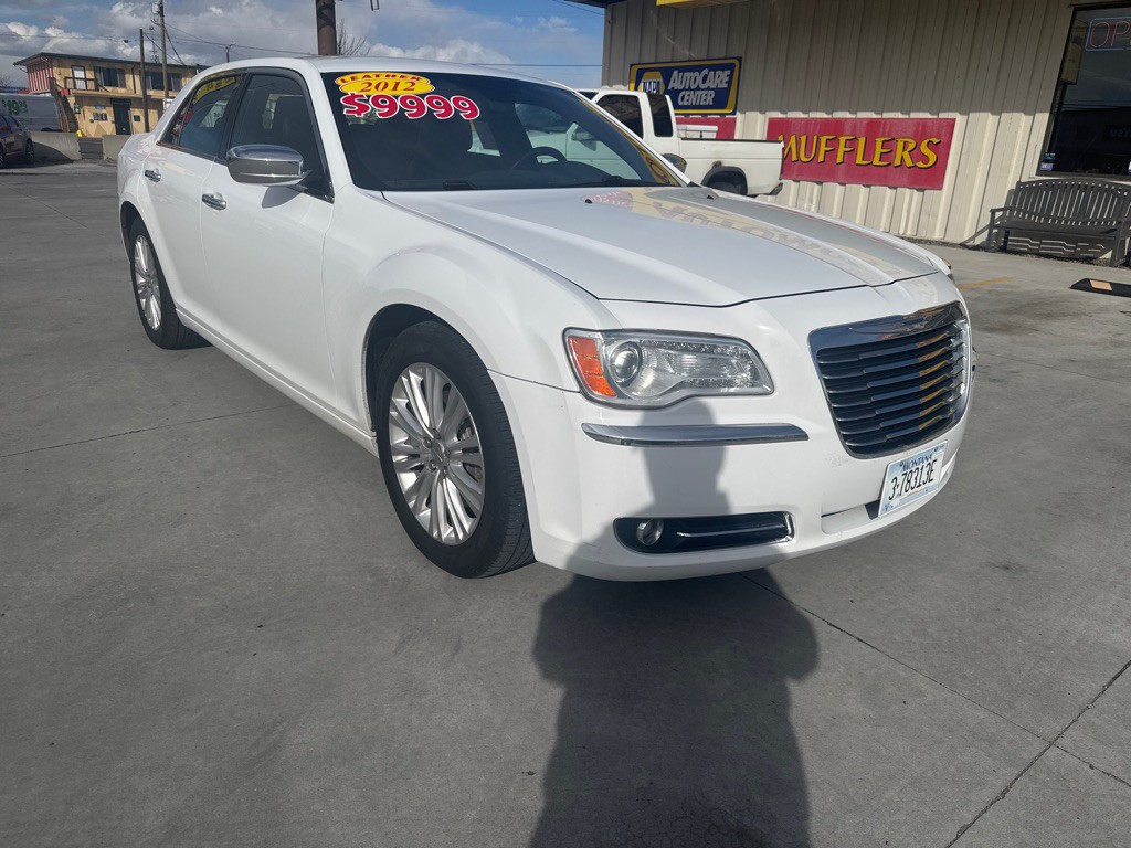2012 Chrysler 300 Image 3