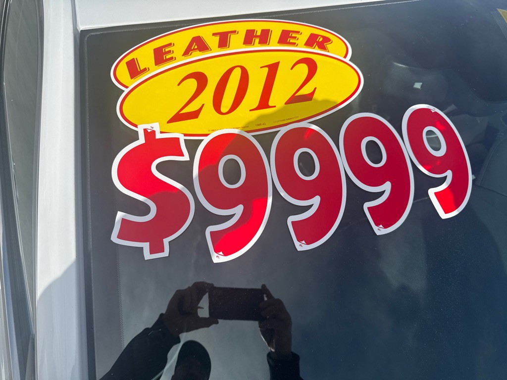 2012 Chrysler 300 Image 4