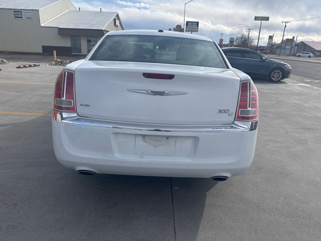 2012 Chrysler 300 Image 7