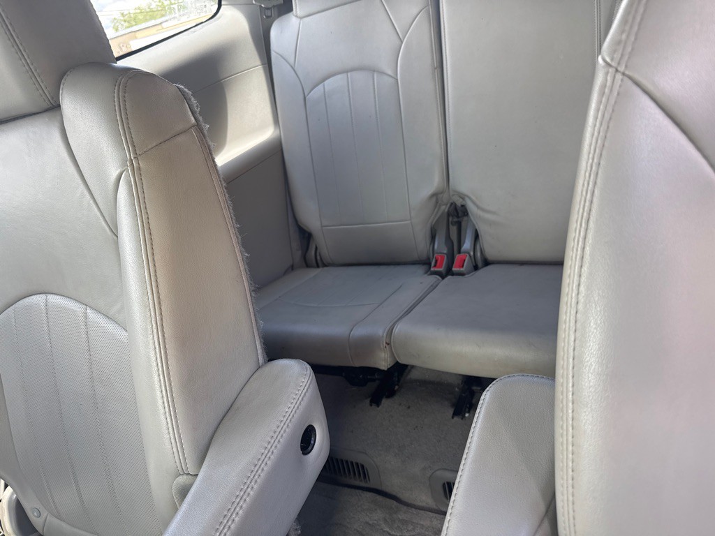 2016 Buick Enclave Image 16