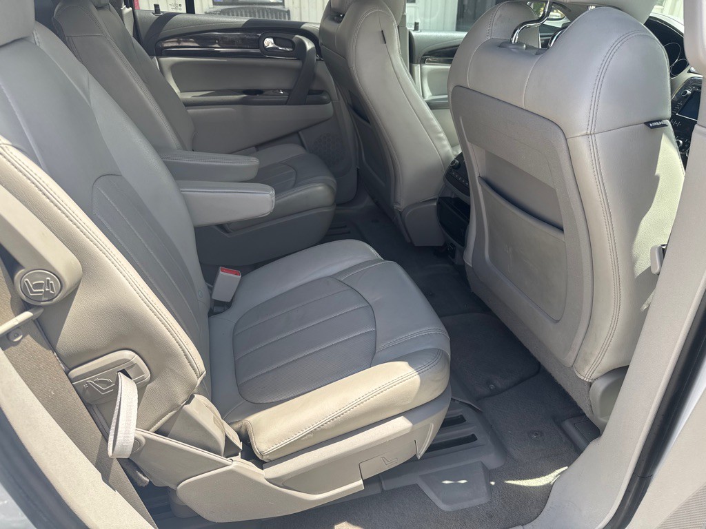 2016 Buick Enclave Image 19