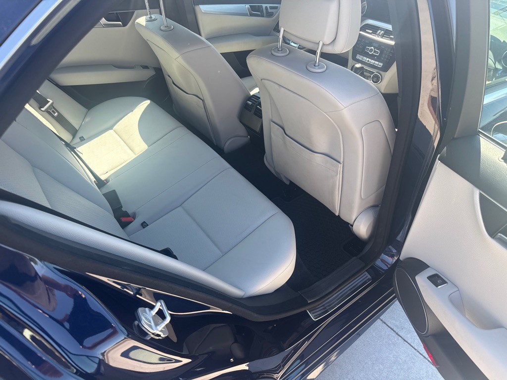 2012 Mercedes-Benz C-Class Image 16
