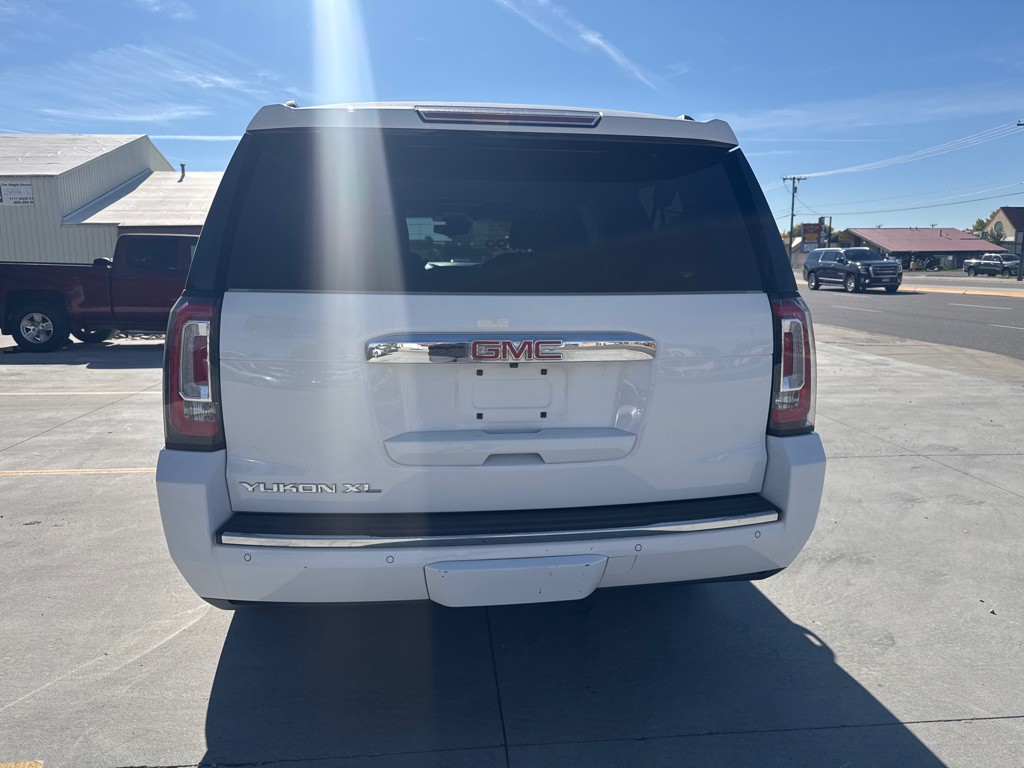 2017 GMC Yukon Image 7