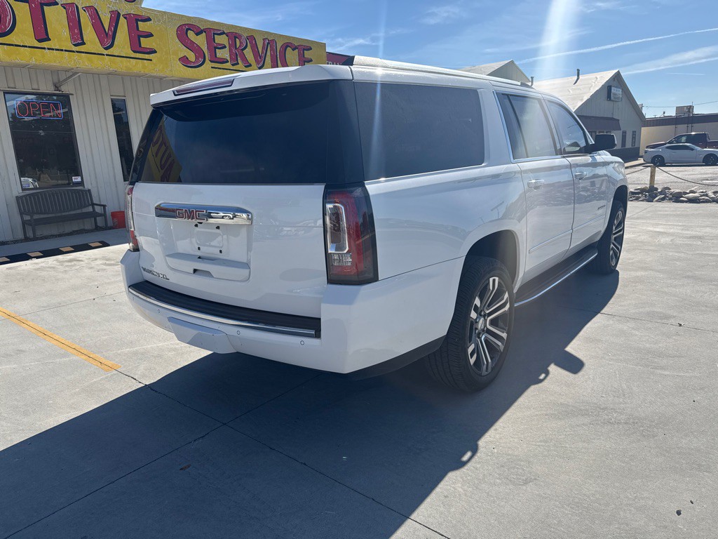 2017 GMC Yukon Image 8