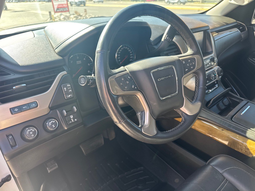 2017 GMC Yukon Image 9