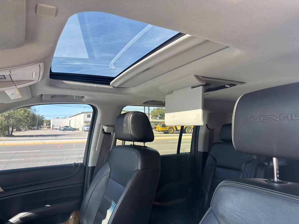 2017 GMC Yukon Image 11