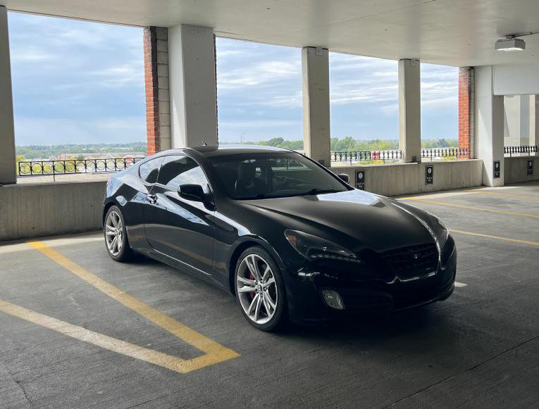 2012 Hyundai Genesis Image 2