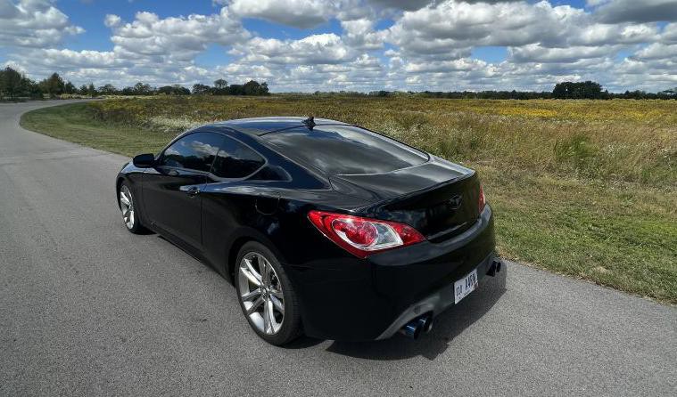 2012 Hyundai Genesis Image 5