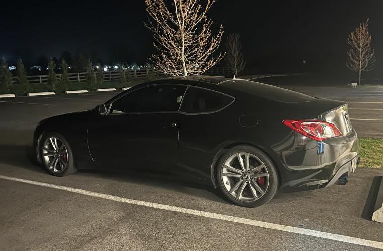 2012 Hyundai Genesis Image 6