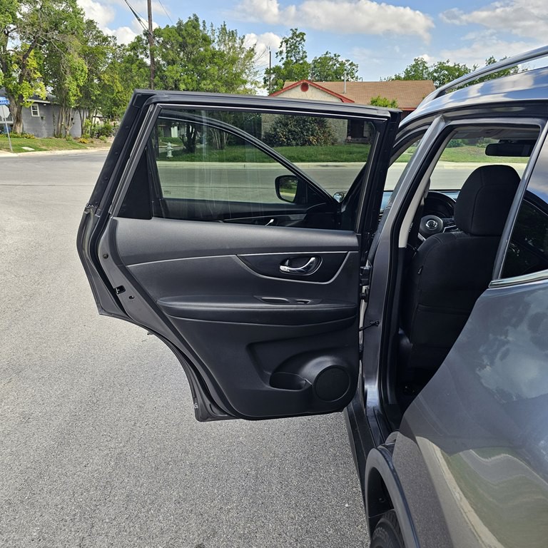 2020 Nissan Rogue Image 11