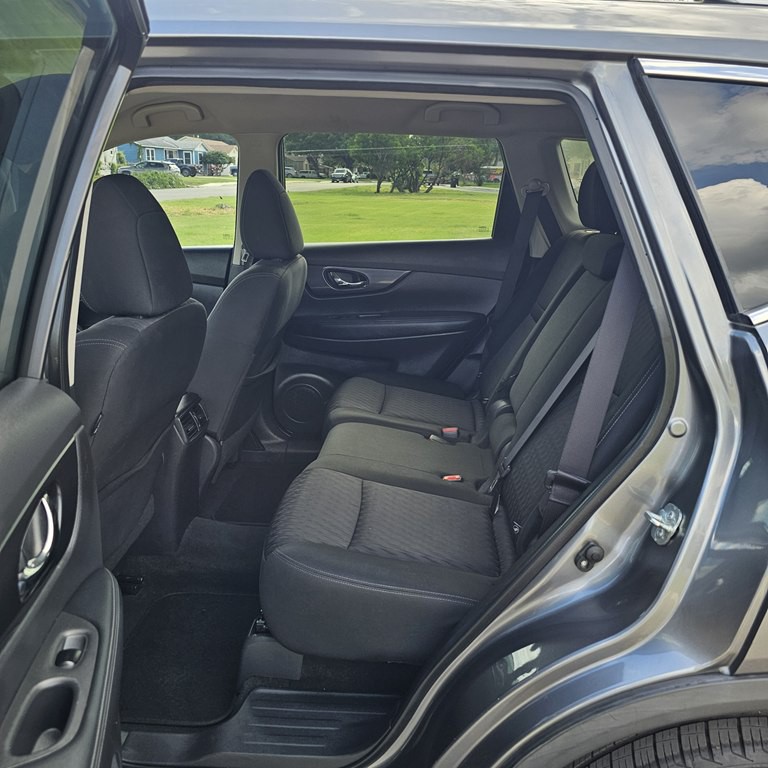 2020 Nissan Rogue Image 12