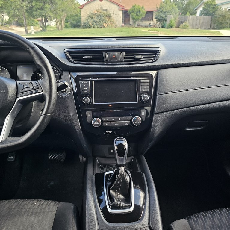 2020 Nissan Rogue Image 14