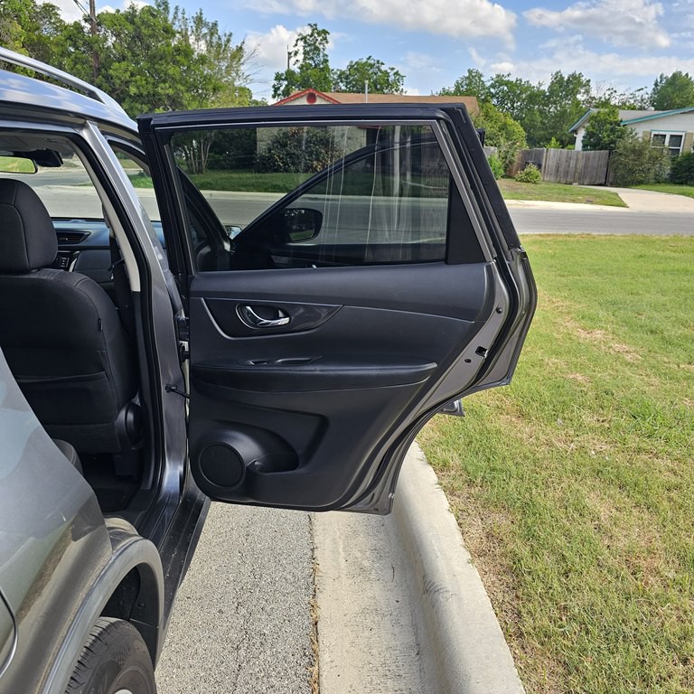 2020 Nissan Rogue Image 15