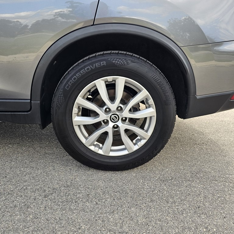 2020 Nissan Rogue Image 24