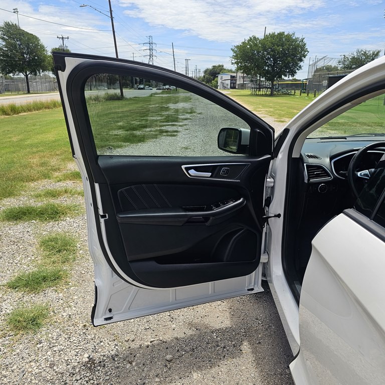 2018 Ford Edge Image 9
