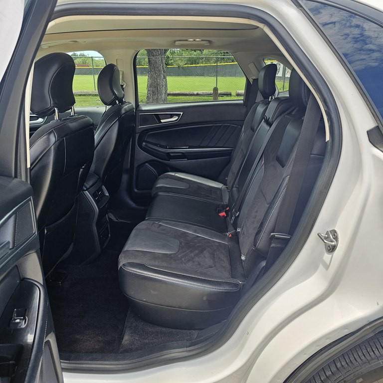 2018 Ford Edge Image 12