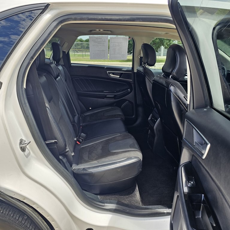 2018 Ford Edge Image 16