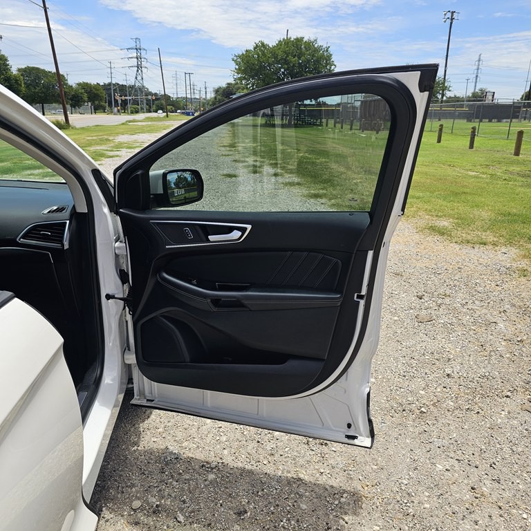 2018 Ford Edge Image 17