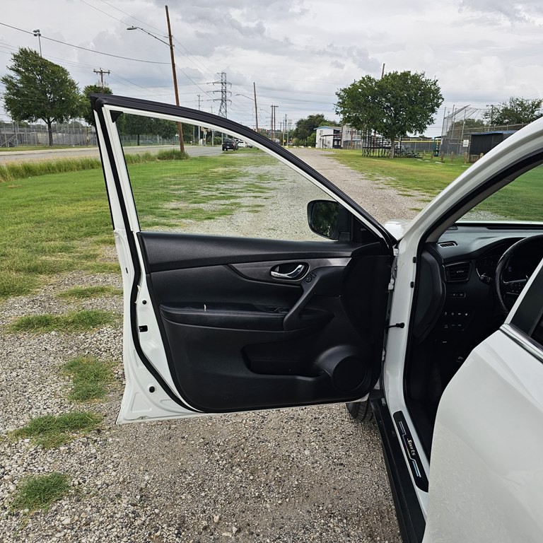 2020 Nissan Rogue Image 9