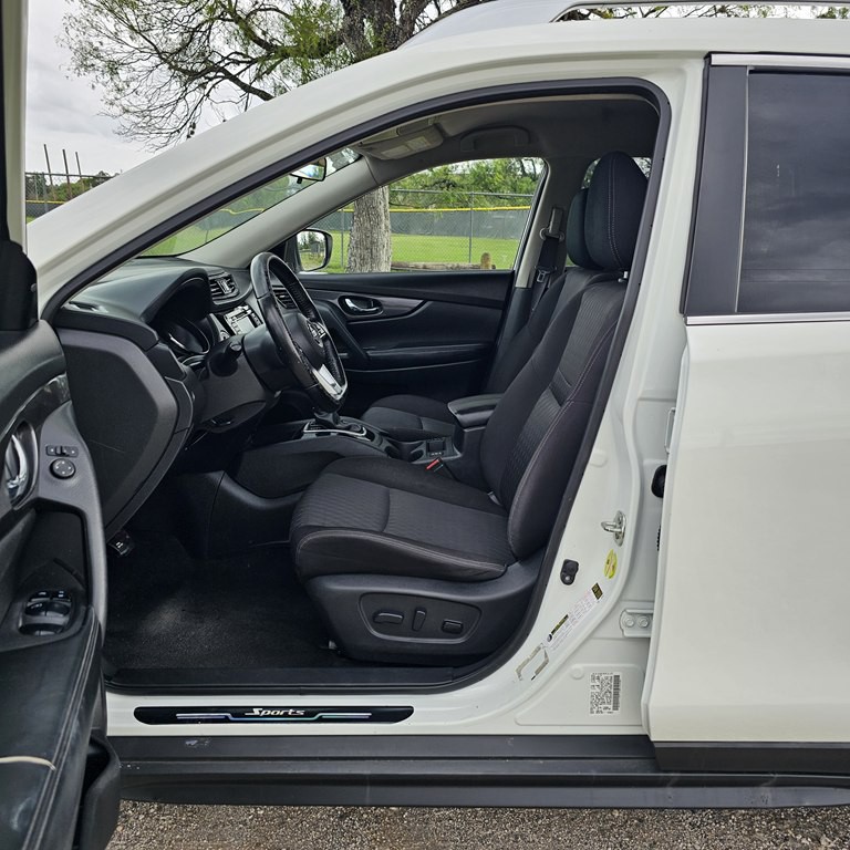 2020 Nissan Rogue Image 10