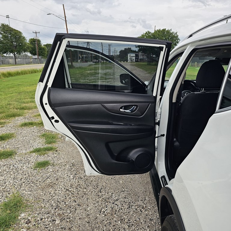 2020 Nissan Rogue Image 11