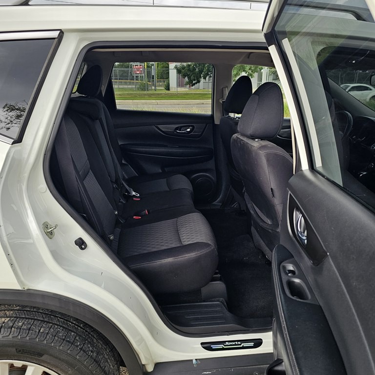 2020 Nissan Rogue Image 16