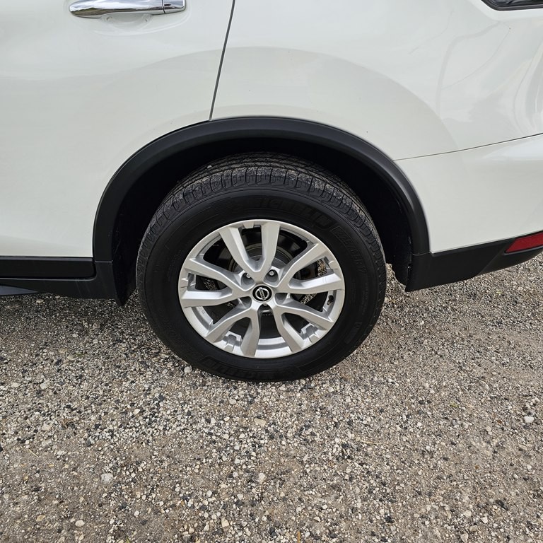 2020 Nissan Rogue Image 24