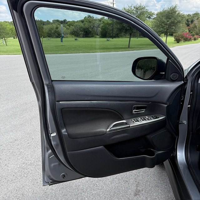 2019 Mitsubishi Outlander Image 9