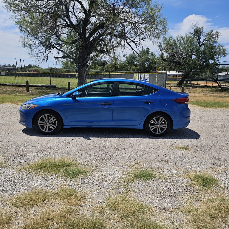 2017 Hyundai Elantra Image 4