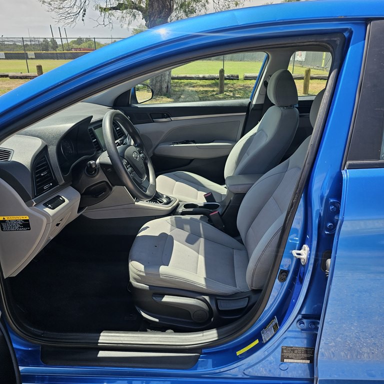 2017 Hyundai Elantra Image 11