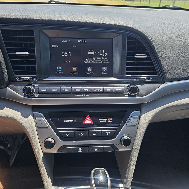 2017 Hyundai Elantra Image 21