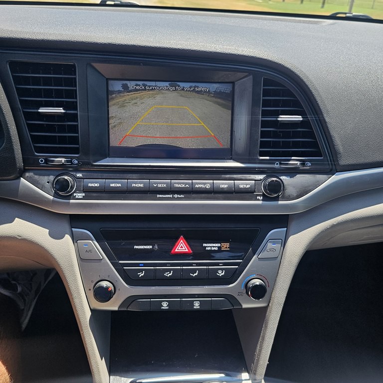 2017 Hyundai Elantra Image 22